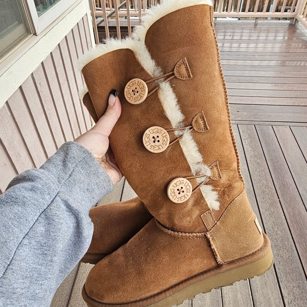 Women's UGG Boots, Size 7